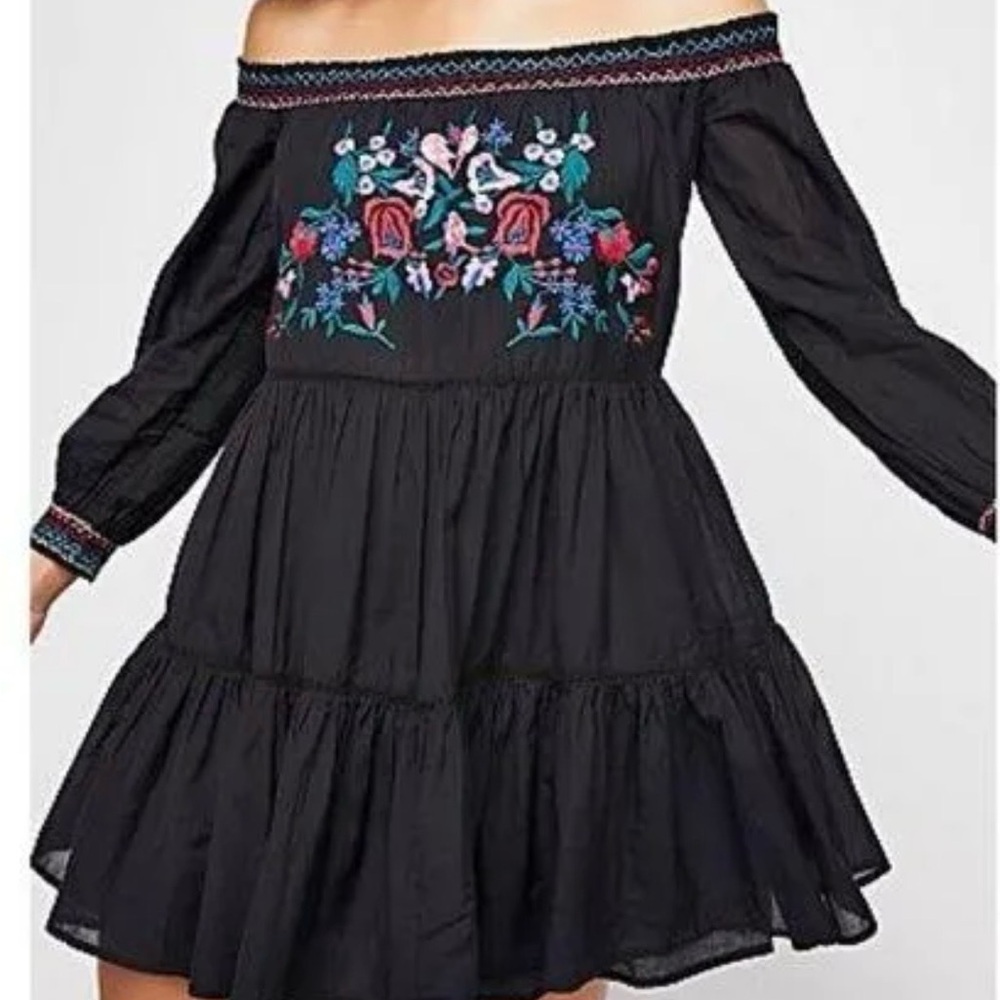 Free People Sunbeams Sz M Embroidered Black Off-Shoulder Mini Dress $298